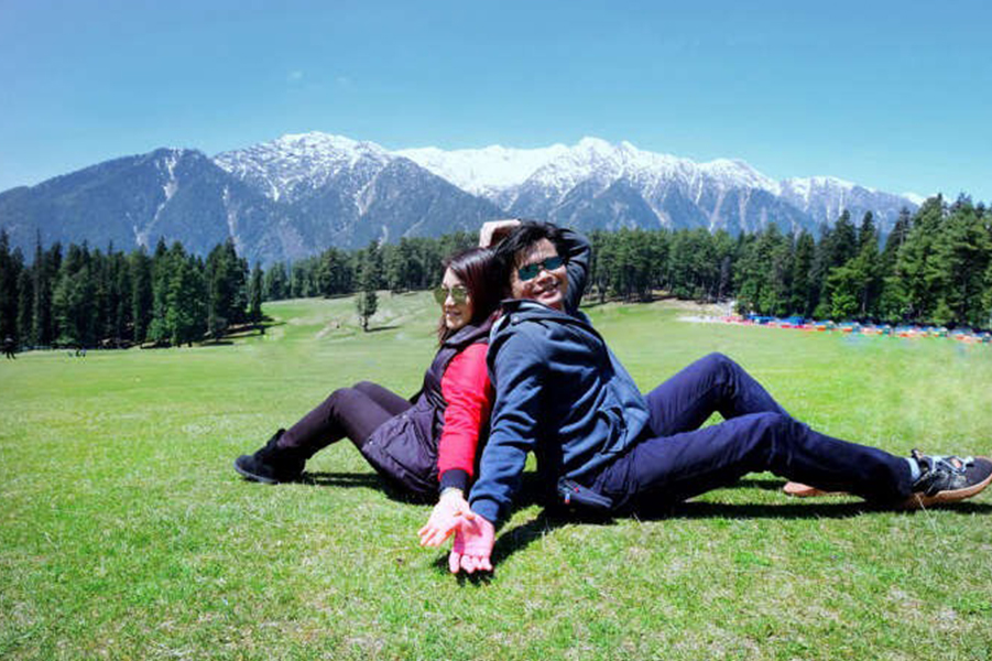 Kashmir Couple Tour Package.